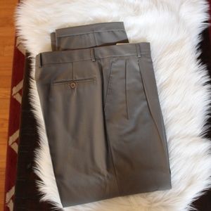 Garibaldi, made in Italy Gray/light olive green dress pleated pants